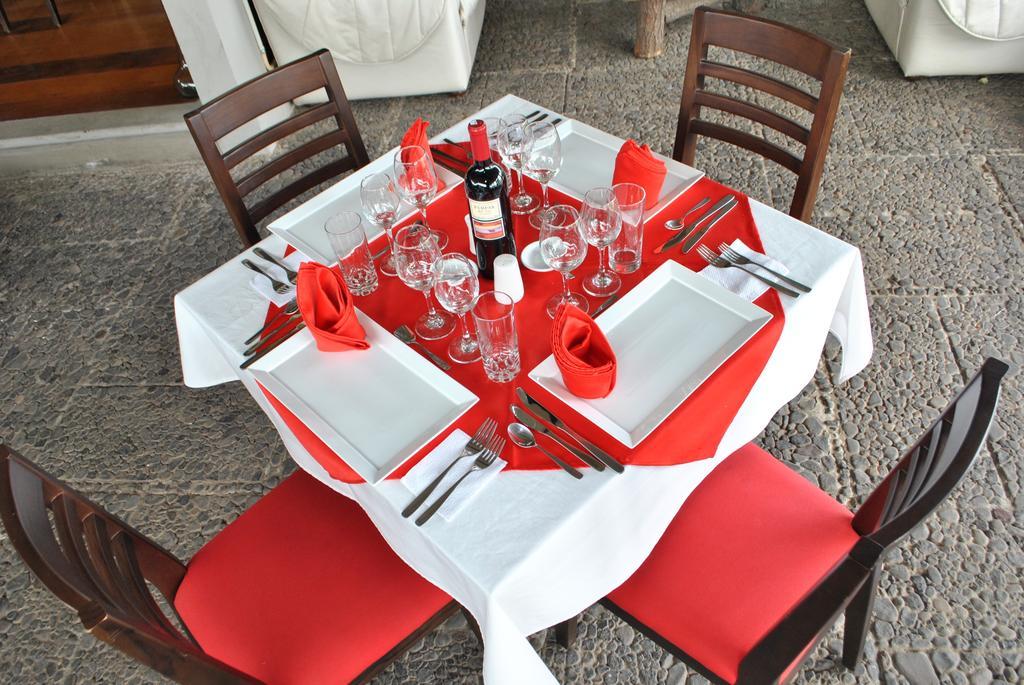 Hosteria Rosa Blanca Puembo Luaran gambar
